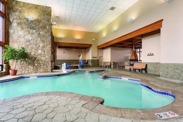 Grand Timber Lodge - Havuz