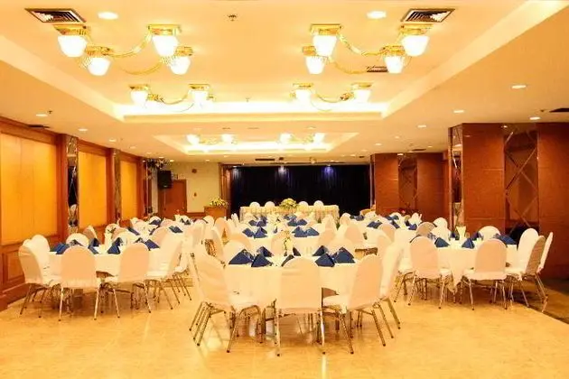 Grand Tower Inn Rama VI - İş / Konferans