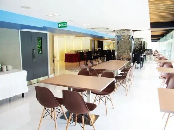 Grand Tower Inn Sathon - Yeme / İçme