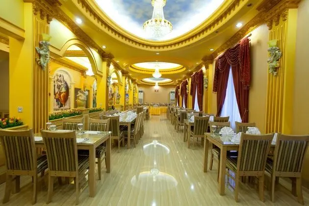 Grand Town Makassar - Yerinde Yemek