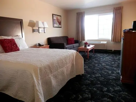 Grand View Inn & Suites - 1