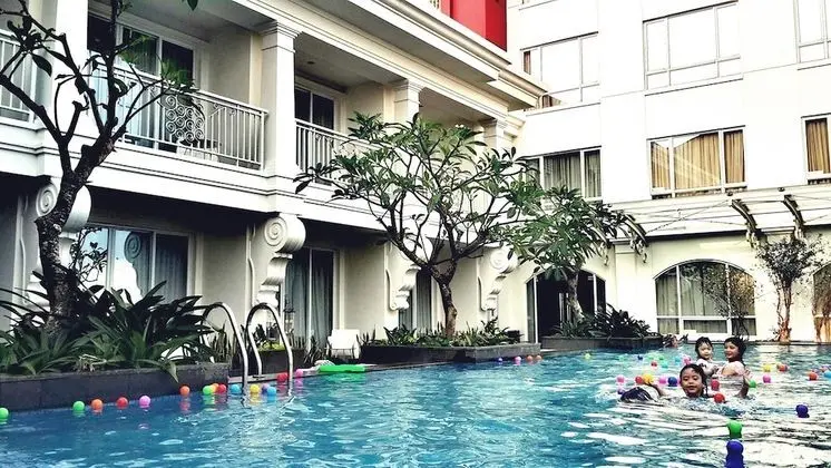 Grand Zuri BSD City - CHSE Certified - Havuz