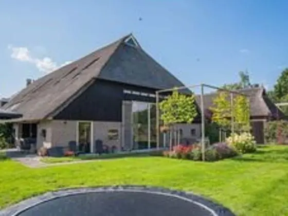 Grandeur Farmhouse in Dwingeloo at a National Park