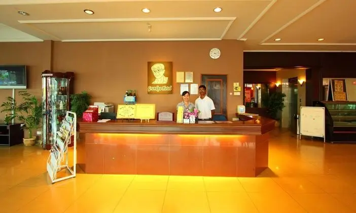GRANDPA HOTEL - Lobi