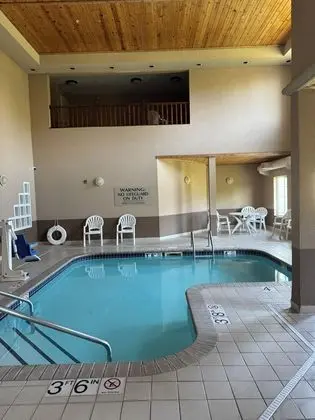 GrandStay Residential Suites - Eau Claire - Havuz