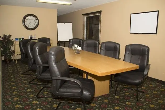 GrandStay Hotel & Suites