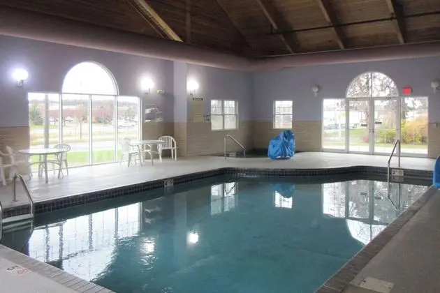 GrandStay Hotel & Suites Stillwater - Havuz