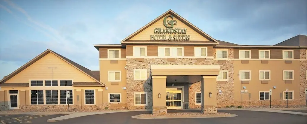 GrandStay Hotel and Suites - Dış Mekan
