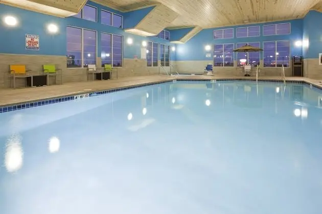 GrandStay Hotel and Suites - Havuz