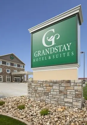 GrandStay Hotel and Suites - Dış Mekan