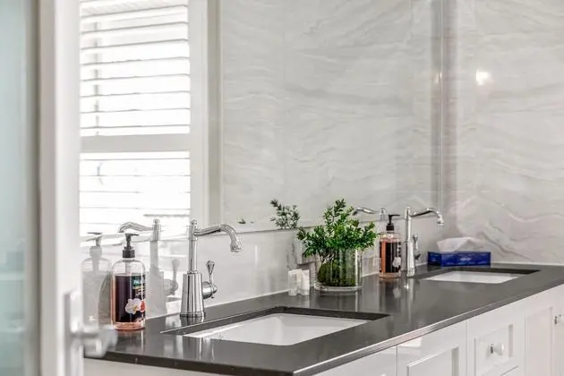 Grandview Accommodation - The Elm Tree Apartments - Banyo Tipleri