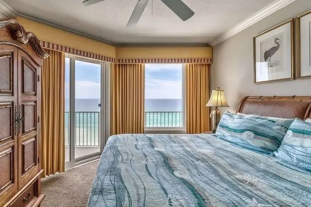 Grandview East 903 - Oda