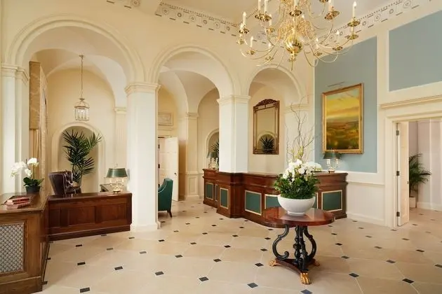 Grantley Hall - Lobi
