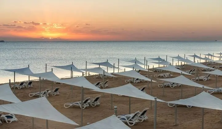 Gravity Hotel Aqua Park Sahl Hasheesh Families and Couples Only - Plaj