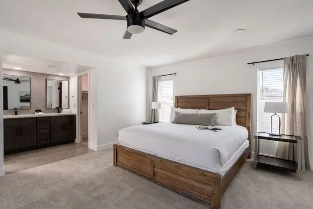 Grayhawk by Avantstay Modern Home w/ Pool, Hot Tub, Bocce, Fire Pit, Pool Table, & Putting Green - İç Mekan