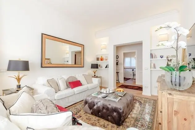 Graziella Luxury Apartment 2 Bedrooms Terrace and Private Parking Downtown Lucca - Oda