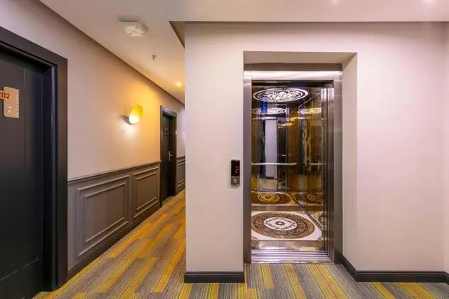 The Great Airport Hotel - Genel