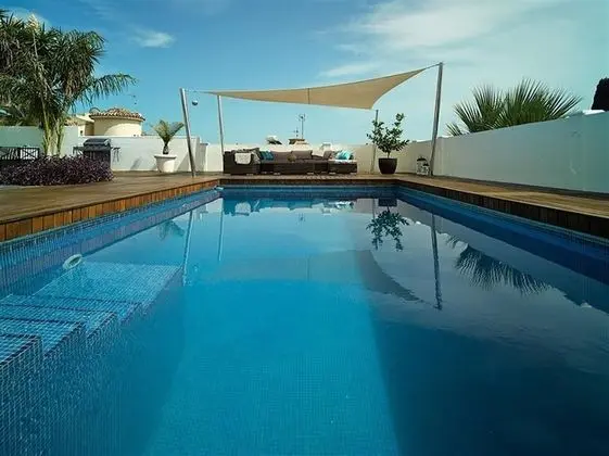 Great Beach Side Villa – Semi Heated Pool - Havuz