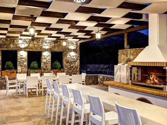 Great Villa, Enormous Pool, Nice Location near Village Sisi - Yerinde Yemek