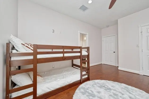 Great Escape With Private Pool and Deck - Oda