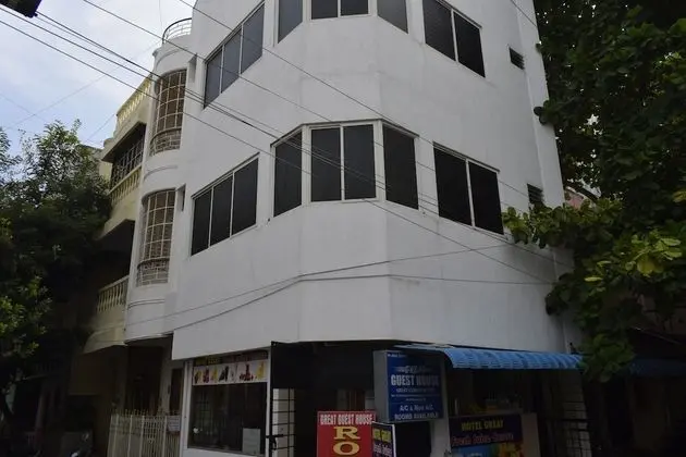 Great Guest House-White Town