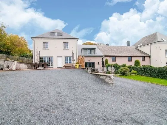 Great Holiday Home in Bastogne With Sauna