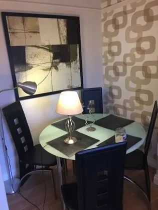 Great location 1 Bedroom Scotstoun Flat - Oda Düzeni