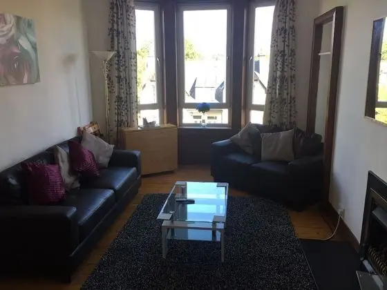 Great Location 2 Bedroom Scotstoun Flat - Öne Çıkan Resim