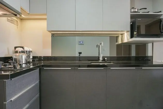 Great Location 2BR at Gold Coast Apartment near PIK Area - Mutfak