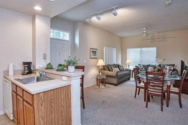 Great location 4Bed 3bth Townhouse with kids themed room - Oda