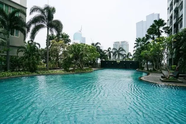 Great Location And Comfy 2Br Apartment At Thamrin Residence - Havuz