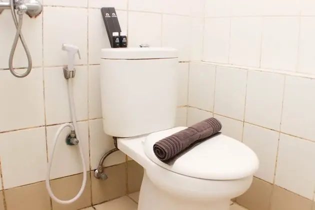 Great Location And Simply Studio Room At Bassura City Apartment - Banyo Tipleri