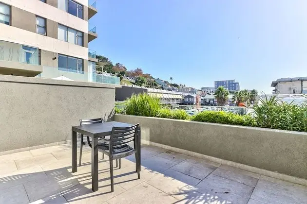 Great Studio With Balcony and City Views