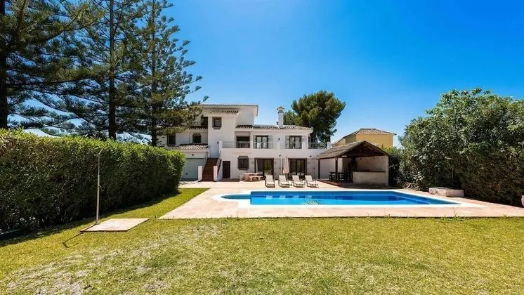 Great Villa Very Close to Best Beach - Havuz