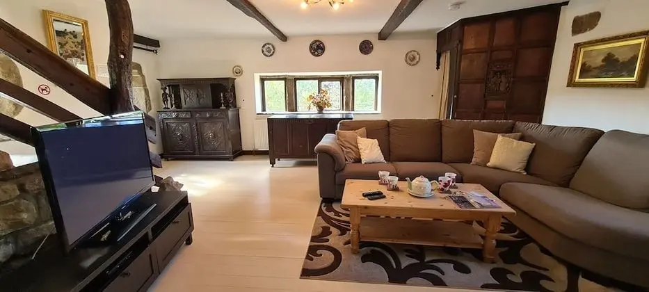 Greave Farmhouse 3-bed Cottage in Todmorden