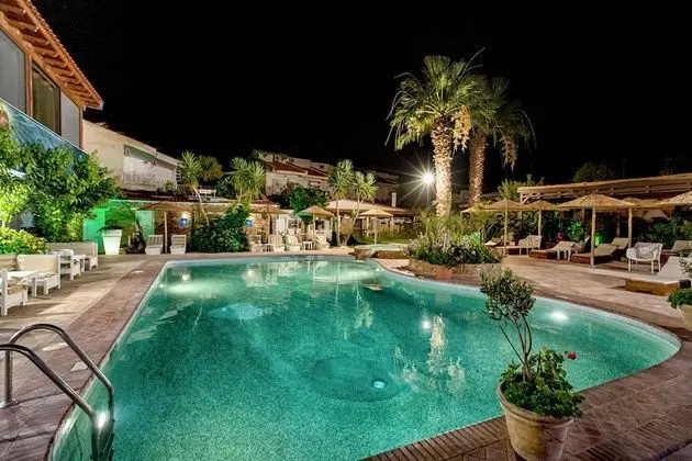 Greek Pride Seafront Hotel - Havuz