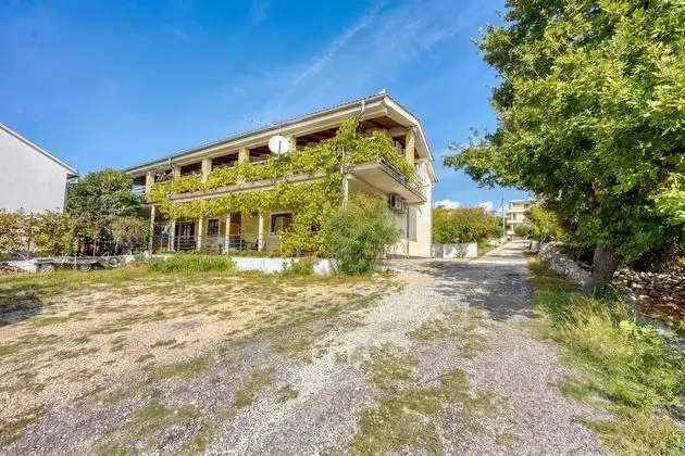 Green Apartment Maslenica Sea View - Dış Mekan