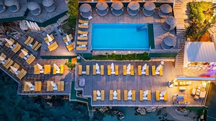 Green Beach Hotel