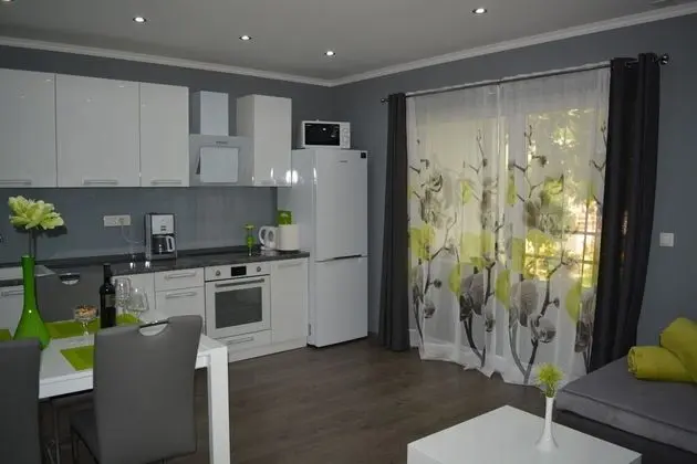 Green-beautiful Modern Apt. With Balcony & Garden - Mutfak