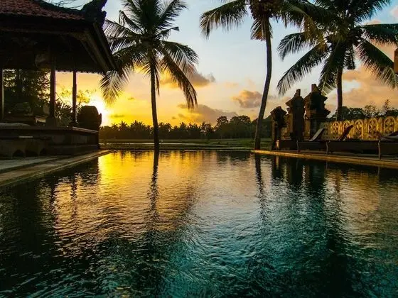 Green Field Hotel and Restaurant - CHSE Certified - Havuz