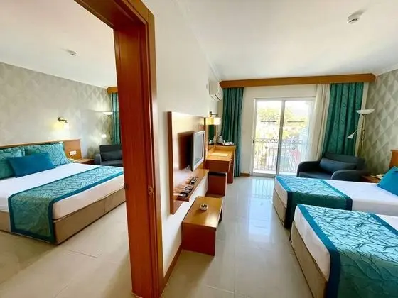 Green Forest Holiday Village - 3