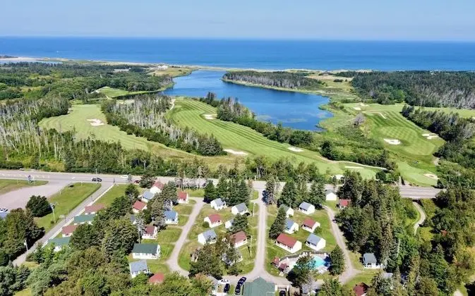 Green Gables Bungalow Court