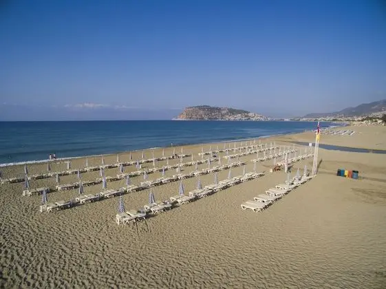 Green Garden Resort & Spa Hotel - Plaj