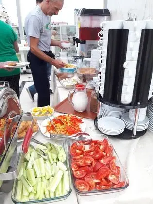 Hotel Green Glass - Yerinde Yemek