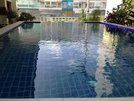 Green Harbor Hotel Service Apartment - Havuz