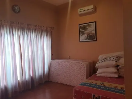 Green Hill Villa Sibolangit - Oda