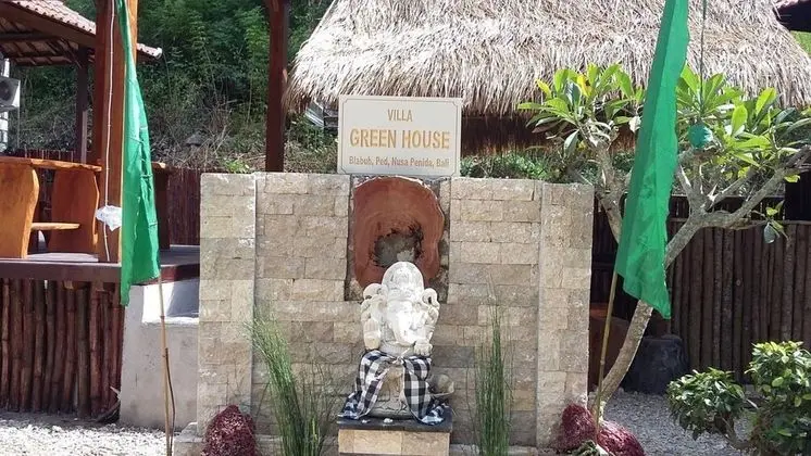 Villa Green House
