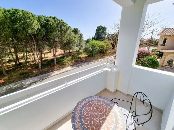 Green Land Apartment