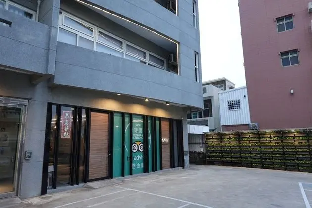 Green Hotel