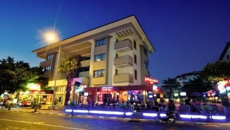 Green Mar Apartments